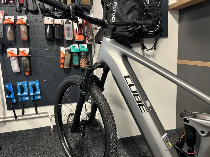 CUBE Stereo Hybrid ONE22 RACE 800 vel.XL 2025 NOVÉ Stříbná