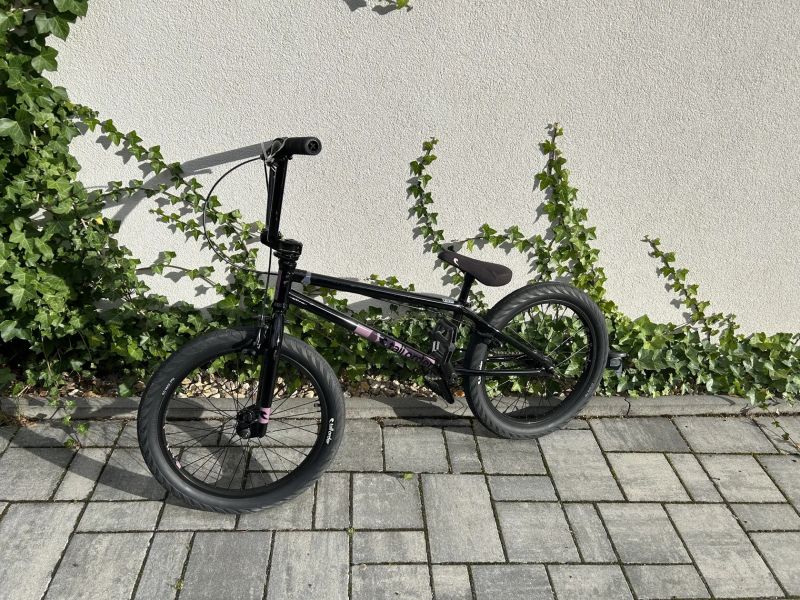Prodám v podstatě neježdné značkové BMX