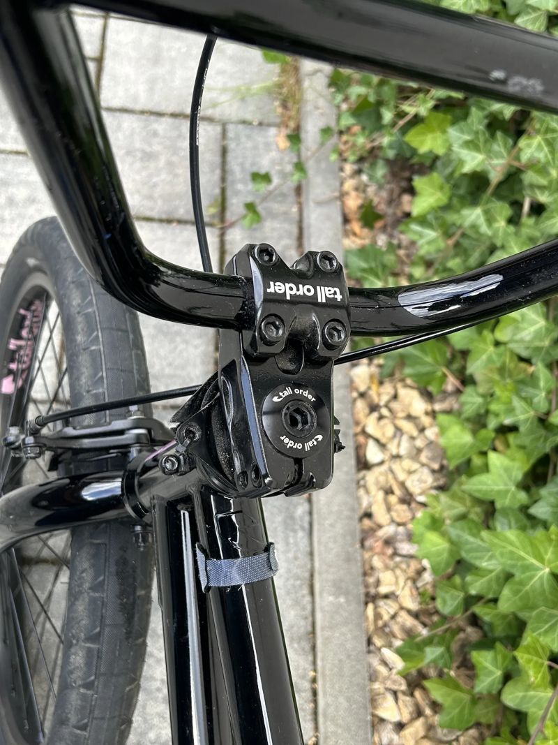 Prodám v podstatě neježdné značkové BMX
