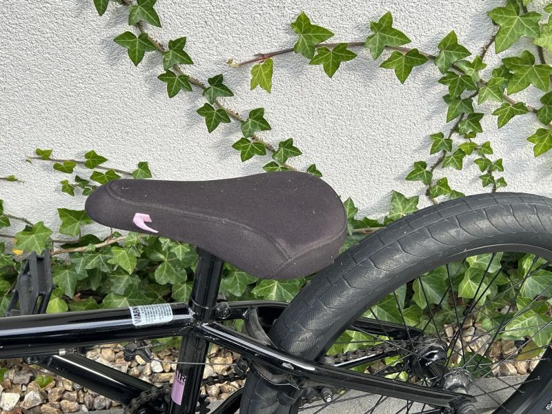 Prodám v podstatě neježdné značkové BMX