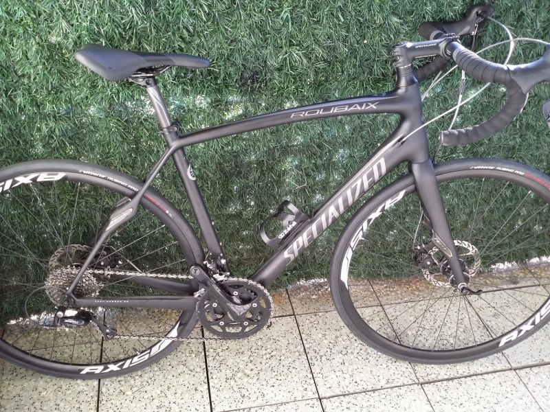 Gravel, Silniční karbonové kolo SPECIALIZED ROUBAIX SL4