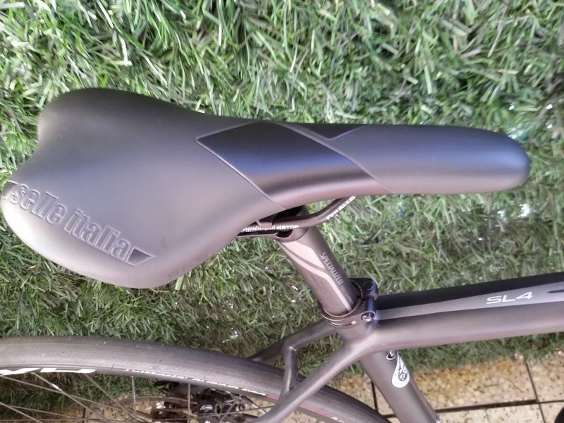 Gravel, Silniční karbonové kolo SPECIALIZED ROUBAIX SL4