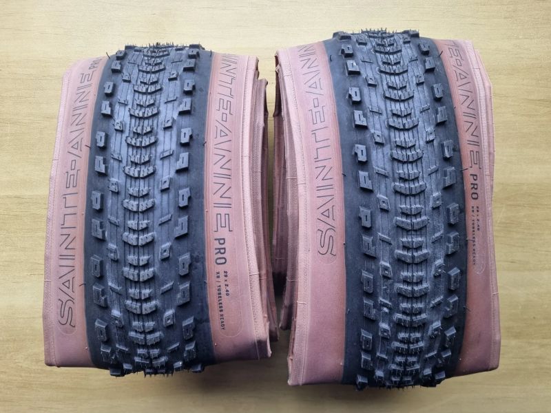 Pláště Bontrager Sainte-Anne Pro XR TLR 29x2.40, 2ks, NOVÉ