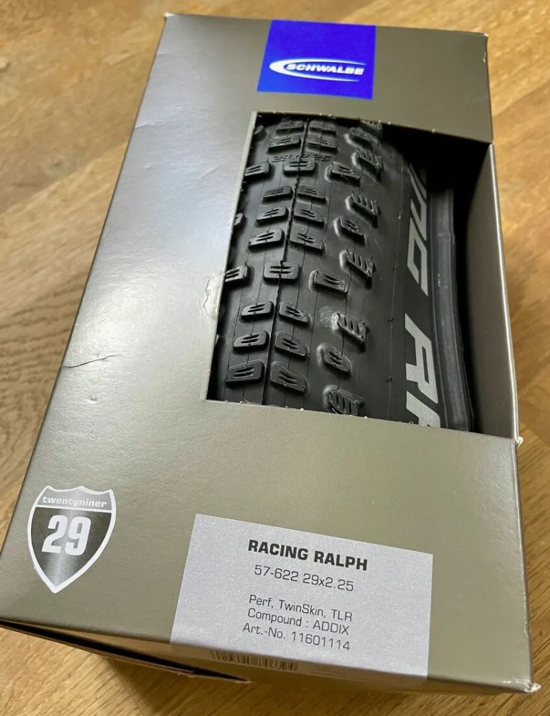 pláště 29 x 2.25 Schwalbe Racing Ray a Racing Ralph
