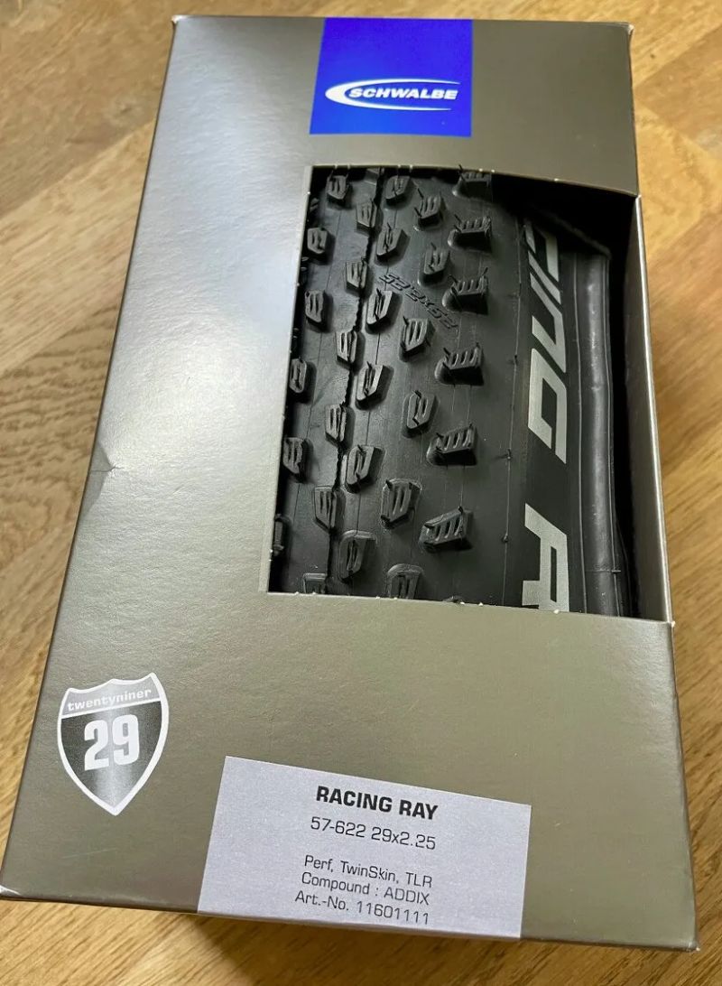 pláště 29 x 2.25 Schwalbe Racing Ray a Racing Ralph