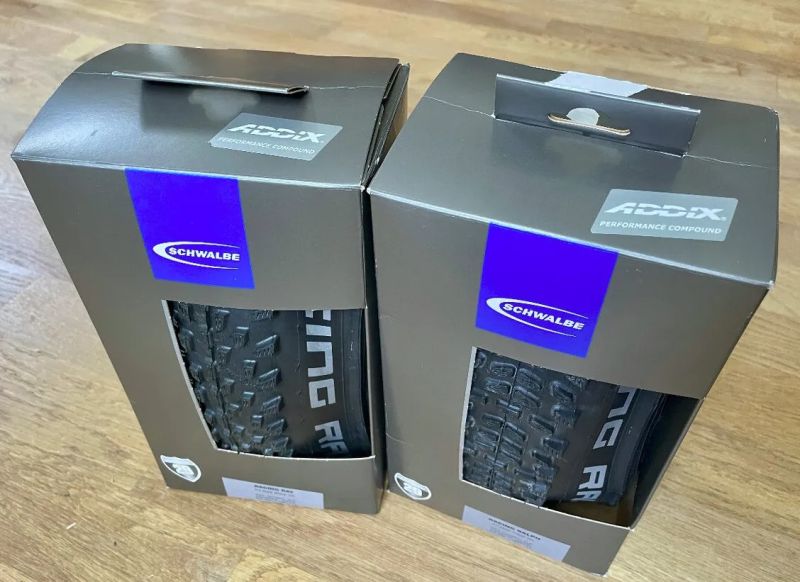 pláště 29 x 2.25 Schwalbe Racing Ray a Racing Ralph