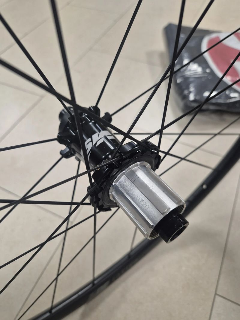Vision Tech Metron 30SL galusky disc Karbon