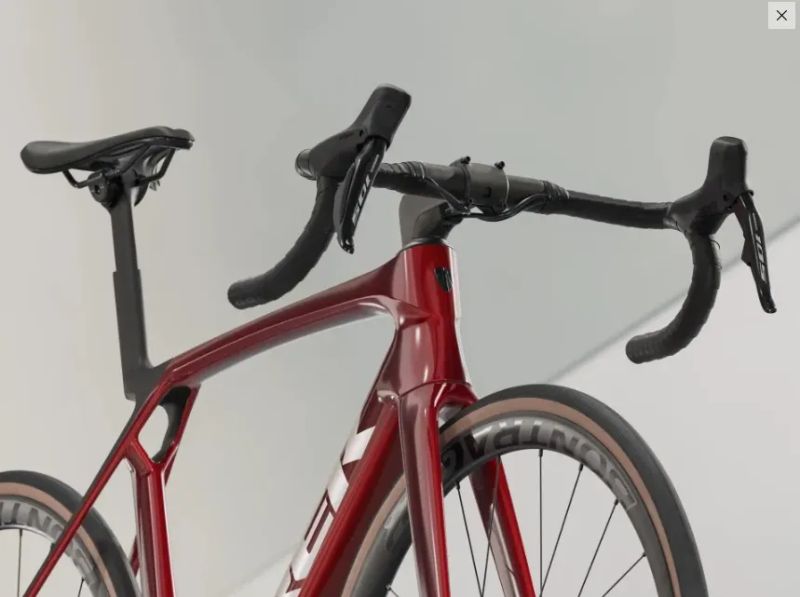 Trek Trek Madone SL 6 Gen 8 Crimson Velikost M