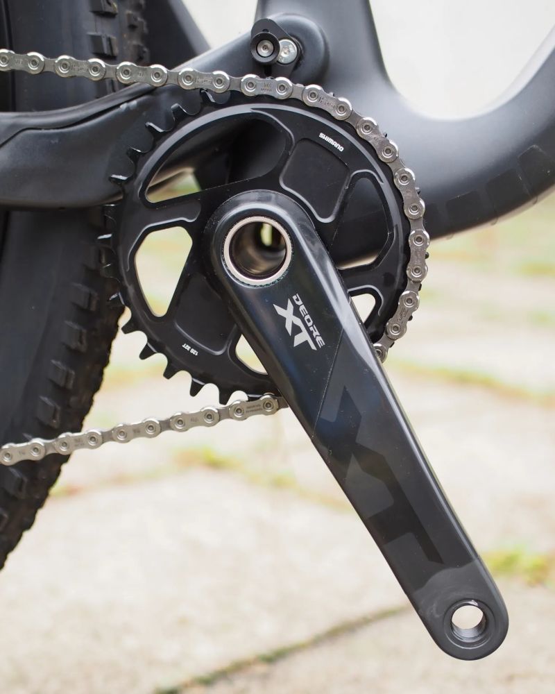 celoodpružené kolo Orbea OIZ M-PRO Di2 2025 vel. M (černo-červené) vel. L (modré) - SLEVA 22 %