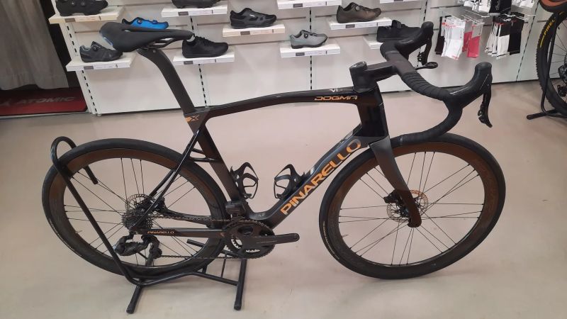 Prodám Pinarello Dogma X 2024 - Campagnolo Super Record EPS 12S WIRELESS - Kola Campagnolo BORA WTO