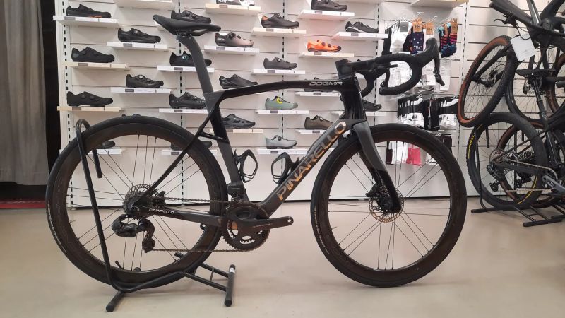 Prodám Pinarello Dogma X 2024 - Campagnolo Super Record EPS 12S WIRELESS - Kola Campagnolo BORA WTO