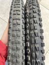 Maxxis DHF 29x2.5 a Dissector 29x2,4