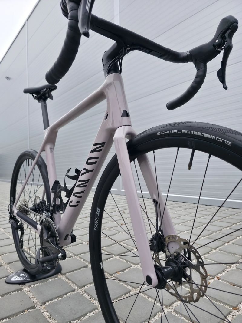 Silniční kolo Canyon Endurance CF 7 - 2026 - Shimano 105 – velikost M
