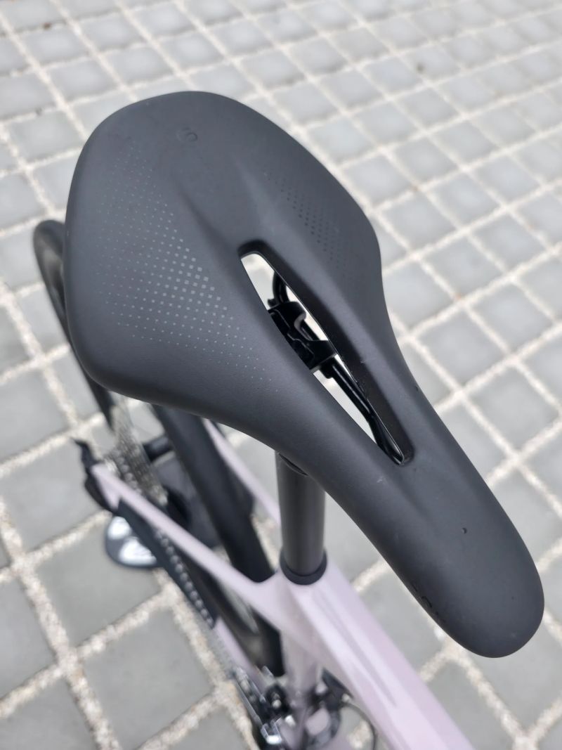 Silniční kolo Canyon Endurance CF 7 - 2026 - Shimano 105 – velikost M