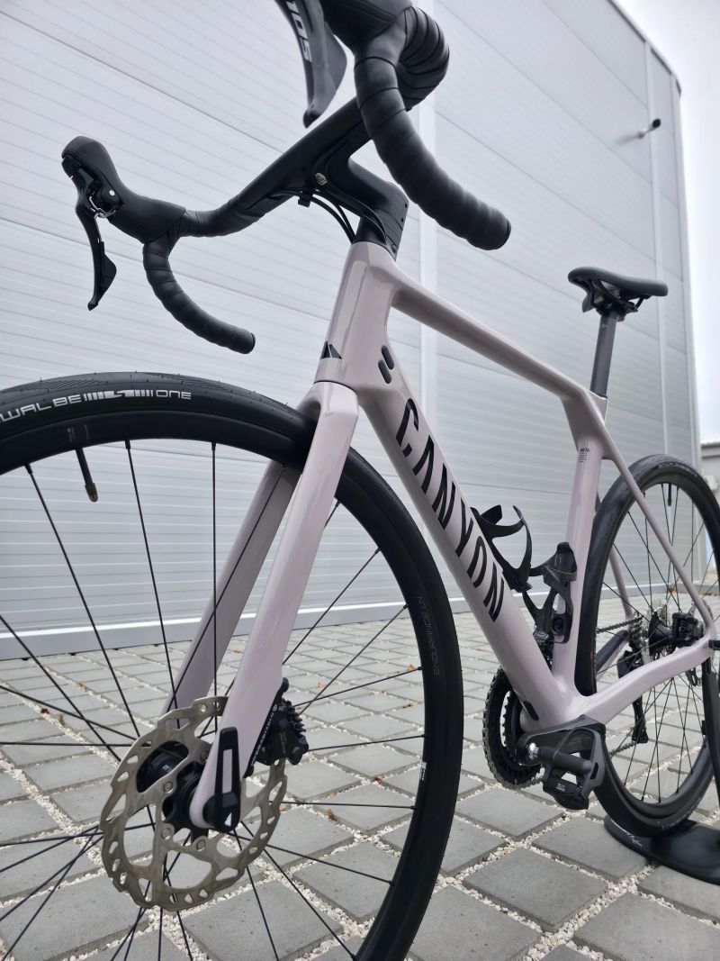 Silniční kolo Canyon Endurance CF 7 - 2026 - Shimano 105 – velikost M