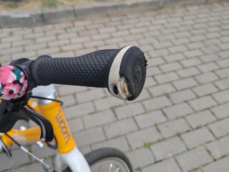 Woom 4 + stojánek