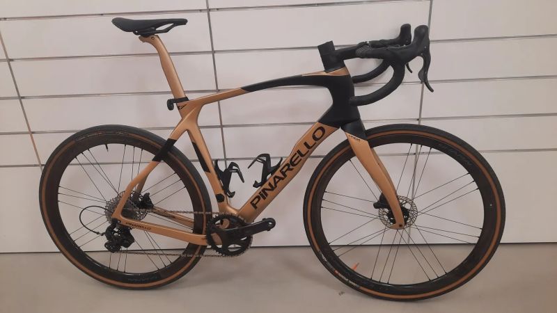 Prodám Pinarello Grevil F9 - Campagnolo Ekar 1x13, kola Campagnolo Shamal Carbon