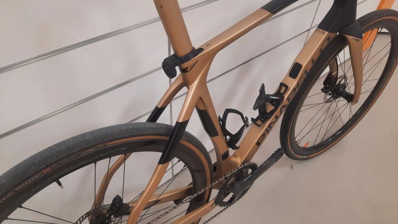 Prodám Pinarello Grevil F9 - Campagnolo Ekar 1x13, kola Campagnolo Shamal Carbon