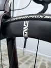 Silniční kolo Specialized Roubaix Comp Rival eTap ENVE 2022 – velikost 54cm (M)