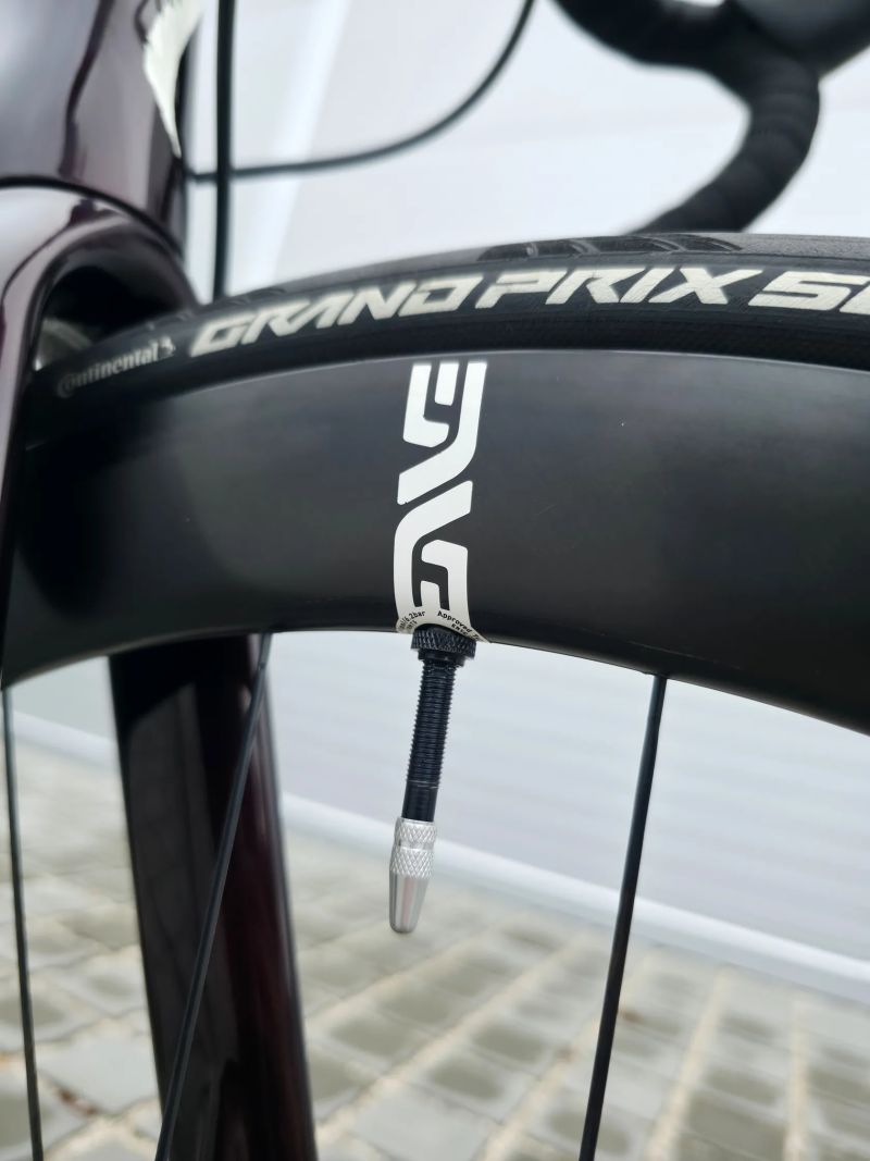 Silniční kolo Specialized Roubaix Comp Rival eTap ENVE 2022 – velikost 54cm (M)