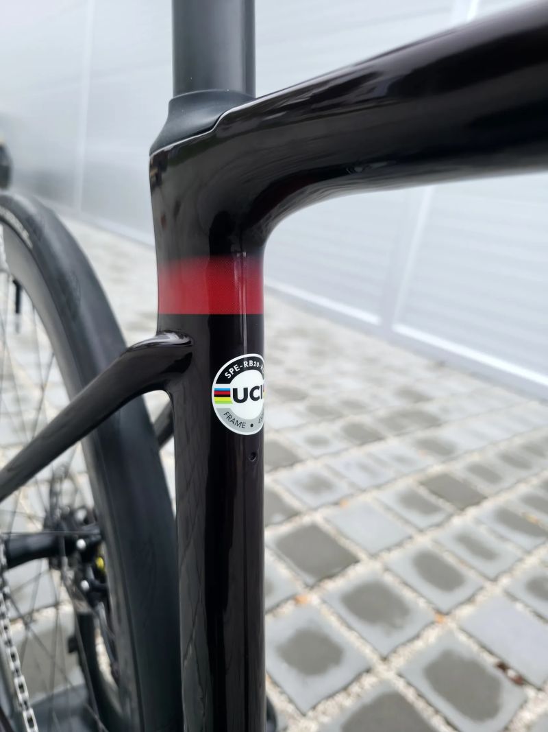 Silniční kolo Specialized Roubaix Comp Rival eTap ENVE 2022 – velikost 54cm (M)