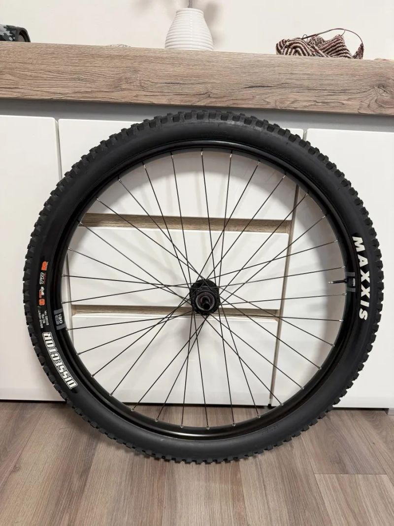 WTB 29 i30 na DT-SWISS 370 rattchet