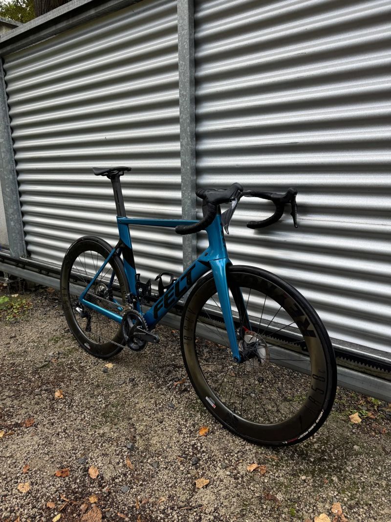 Felt AR - ULTEGRA Di2, REYNOLD aero kola