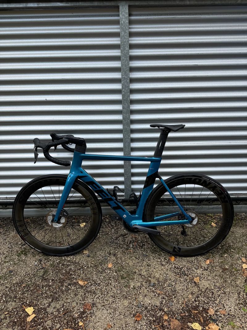 Felt AR - ULTEGRA Di2, REYNOLD aero kola
