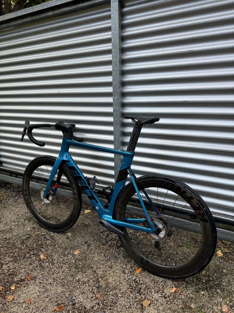Felt AR - ULTEGRA Di2, REYNOLD aero kola