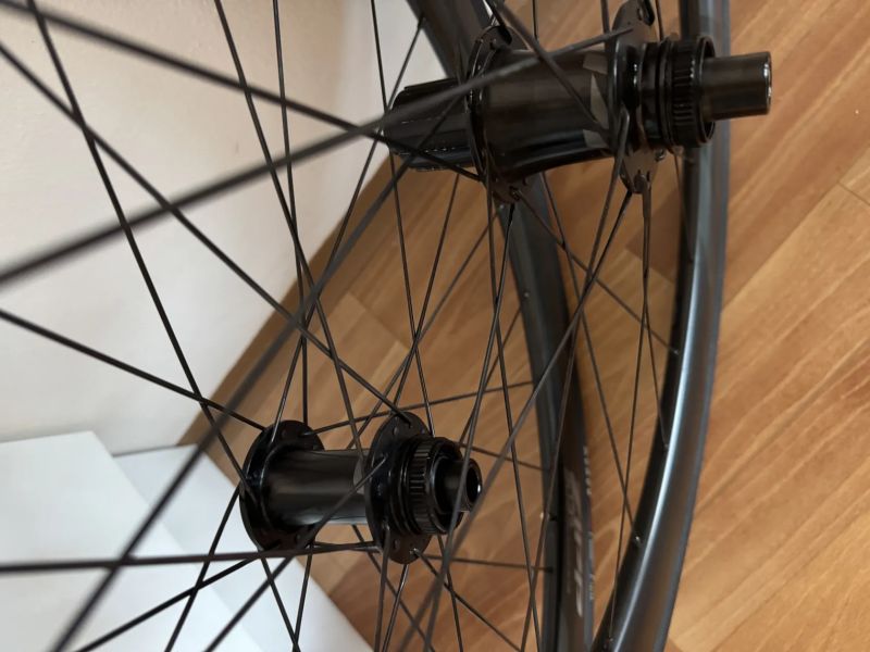 Zipp 303s + Specialized S-Works Mondo 32mm