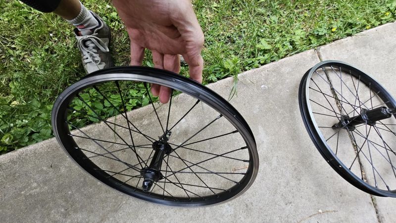 Kola 20" na ráfkové brzdy z GT Stomper