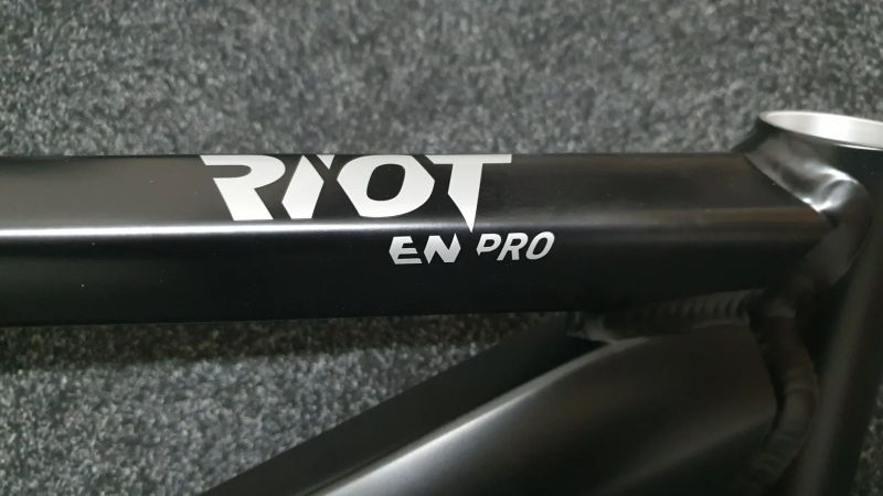 GHOST Riot vel.L