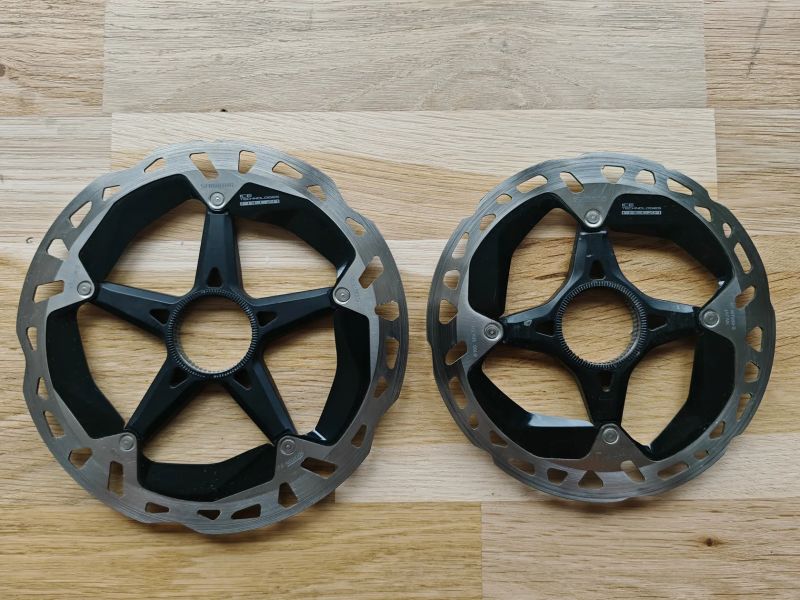 brzdové kotouče SHIMANO XTR RTMT900 - 180 / 160mm - CenterLock