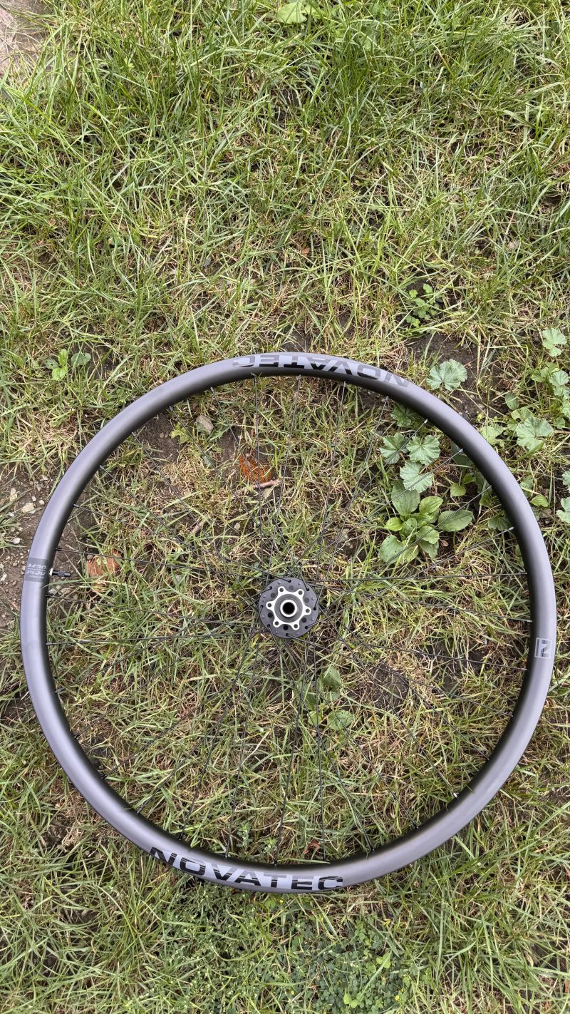 Sada KARBON kol NOVATEC M30 29" - NOVÉ