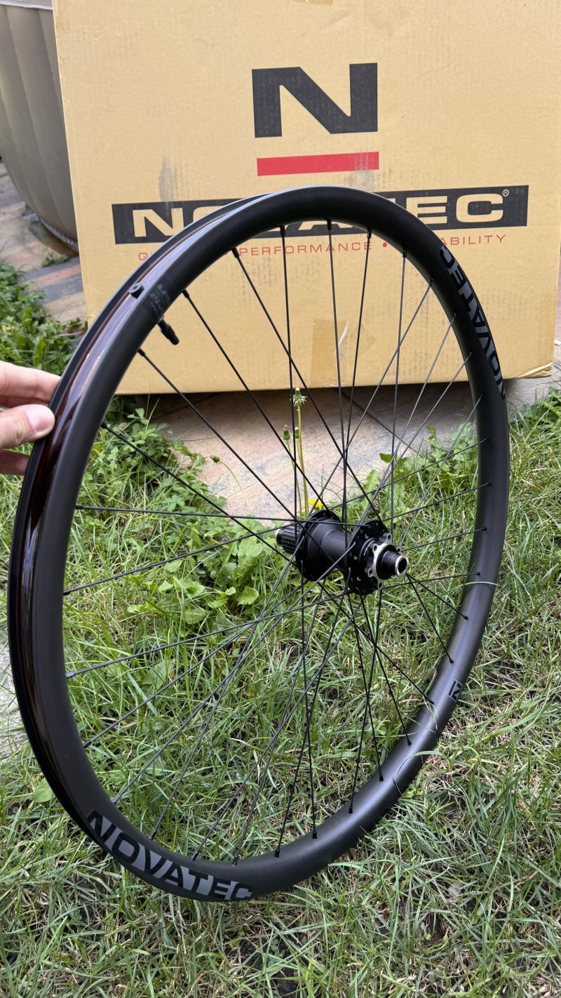 Sada KARBON kol NOVATEC M30 29" - NOVÉ