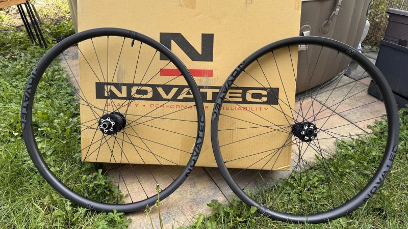 Sada KARBON kol NOVATEC M30 29" - NOVÉ
