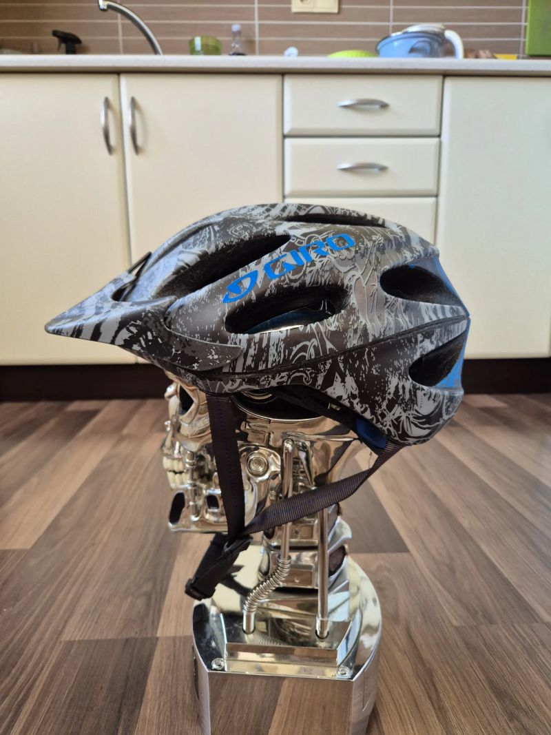 Helma Giro Xen vel.59-63 cm(L)