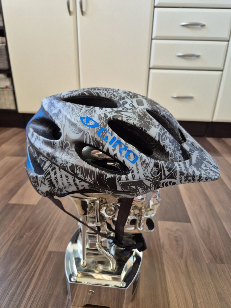 Helma Giro Xen vel.59-63 cm(L)