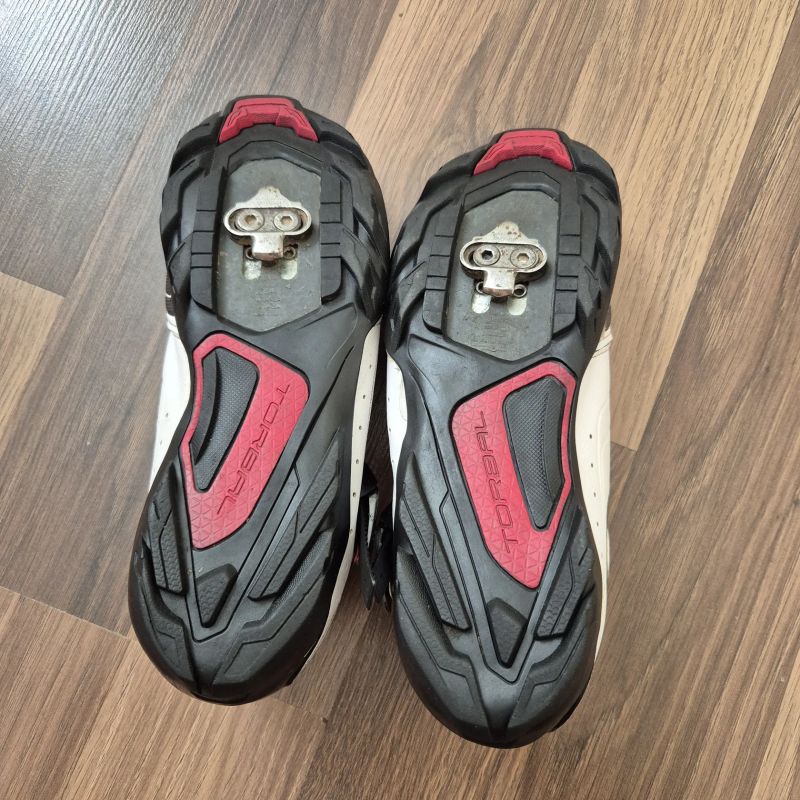 Tretry Shimano vel.40(na nohu 39)