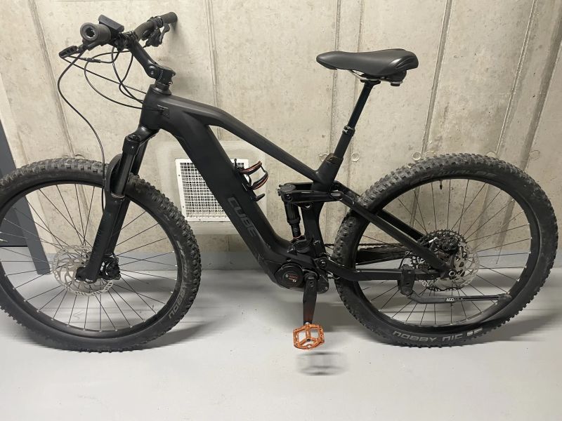 Prodám CUBE STEREO HYBRID 140 HPC