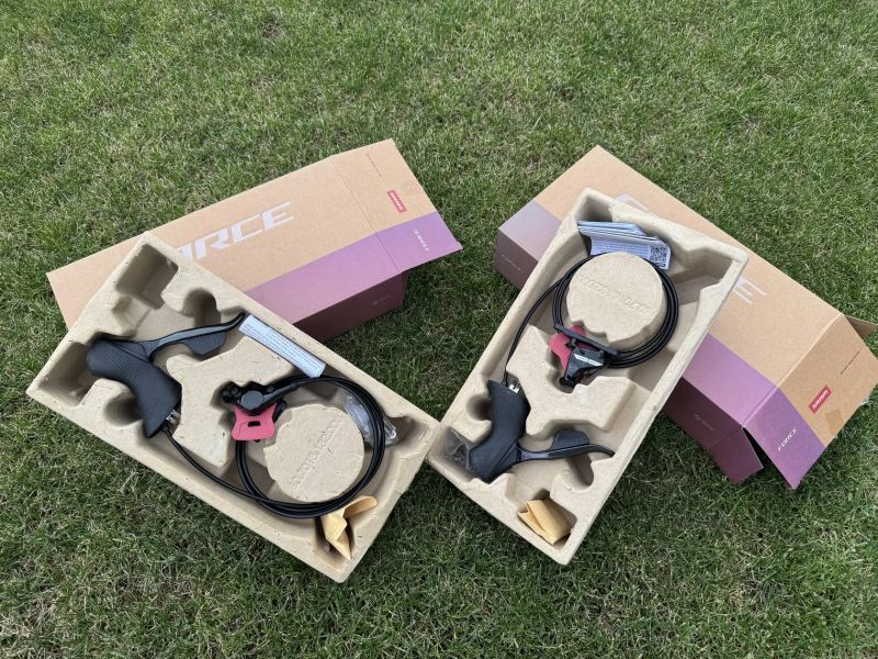 Sram Force D2 eTAP AXS páky+třmeny - nove