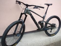 Enduro Trek Slash 7 - odpružení RS Ultimate, stav nového kola!
