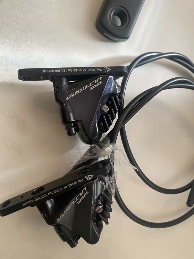 Silniční brzdový třmen Shimano BR-R8070, Flat mount