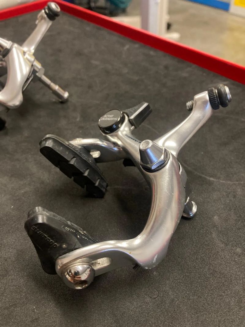 Brzdové třmeny Shimano 105 