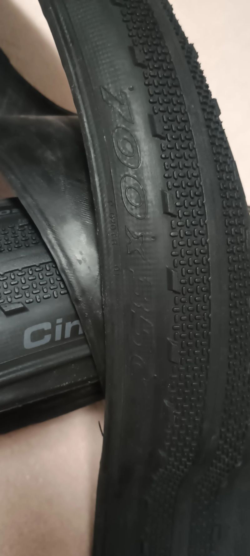 Pláště Pirelli Cinturato gravel 