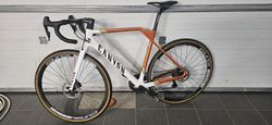 Canyon Inflite CF SL