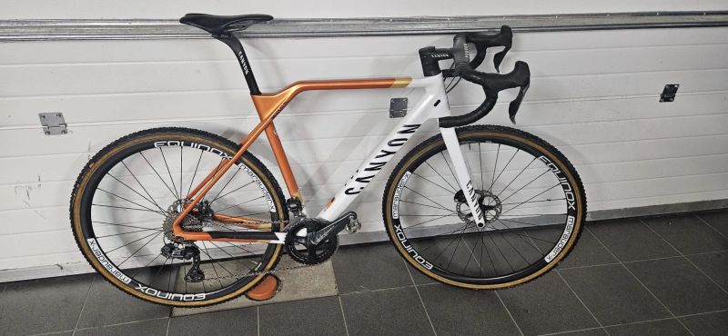 Canyon Inflite CF SL