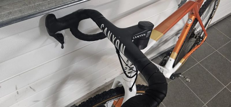 Canyon Inflite CF SL
