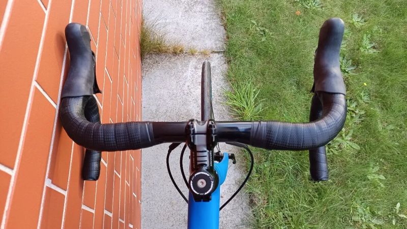 Karbonová silnička Merida Scultura Disc 6000, Shimano Ultegra, karbonová sedlovka, vel. M/L