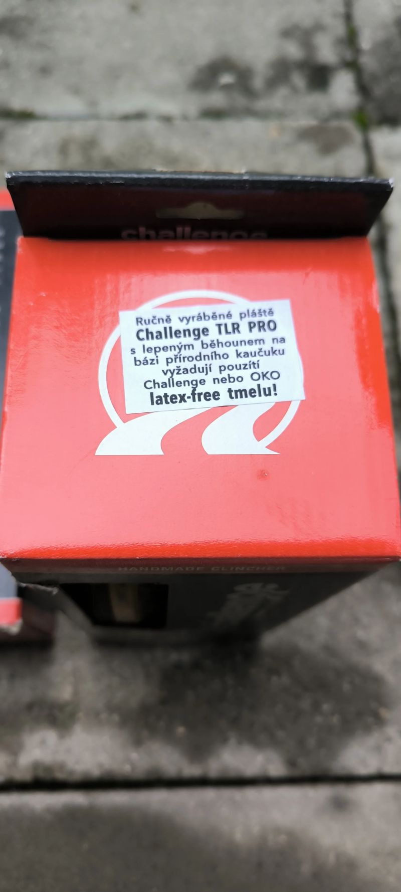 Pláště CHALLENGE BABY LIMUS a GRIFO